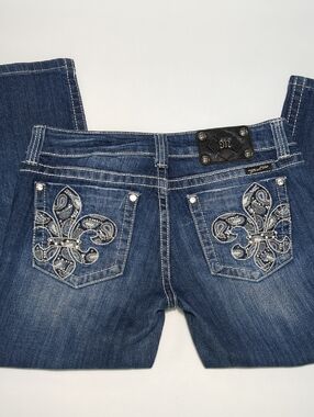 Miss Me Capri Medium Wash Fleur Di Lis Embellished Pockets Jean Sz 29